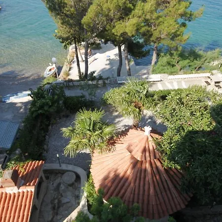 Double Starigrad 3333e 4*