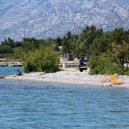 Double Starigrad 3333e Affittacamere
